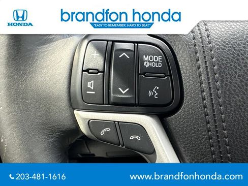 Used 2017 Toyota Highlander Plus AWD/4WD image 14
