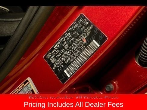 Used 2024 Hyundai Venue Limited FWD image 19