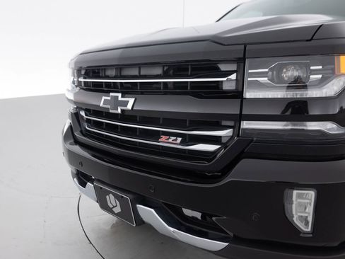 Used 2017 Chevrolet Silverado 1500 LTZ Z71 w/ Realtree Edition AWD/4WD image 16