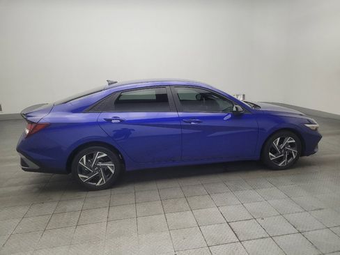 Used 2025 Hyundai Elantra Sport FWD image 10