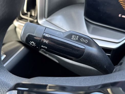 Used 2025 Kia Sorento LX FWD image 16