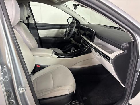Used 2025 Hyundai Tucson SEL FWD image 16