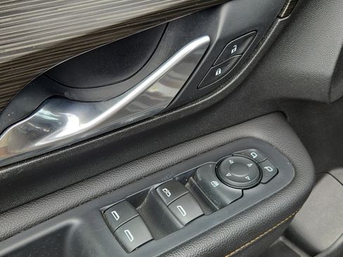 Used 2020 GMC Terrain SLT FWD image 16