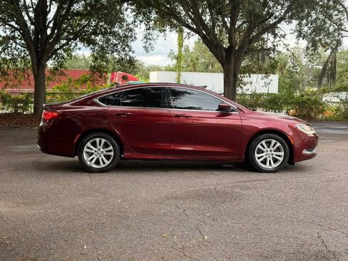 Used 2016 Chrysler 200 Limited w/ Anniversary Edition FWD image 4