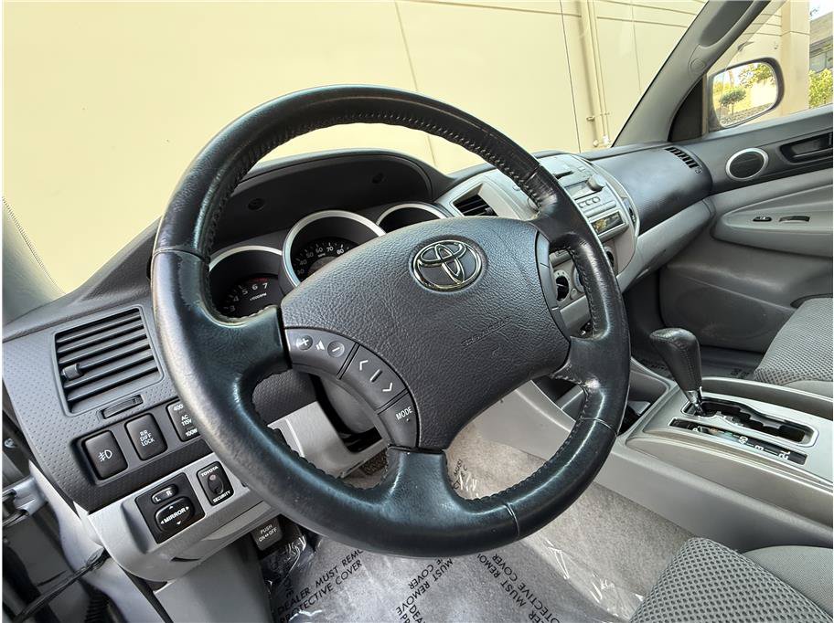 Used 2006 Toyota Tacoma PreRunner RWD image 12