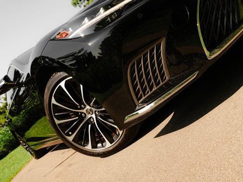 Used 2023 Lexus LS 500h AWD w/ Luxury Package image 3