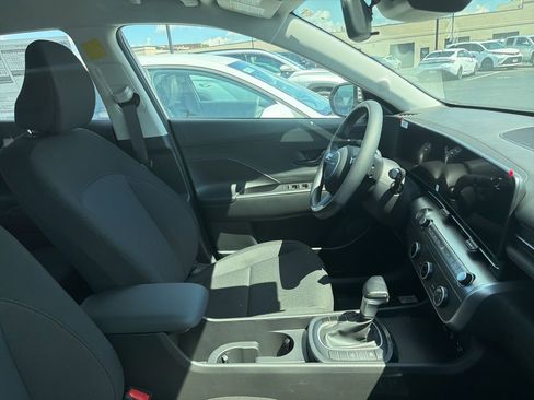 New 2026 Hyundai Kona SE FWD image 2