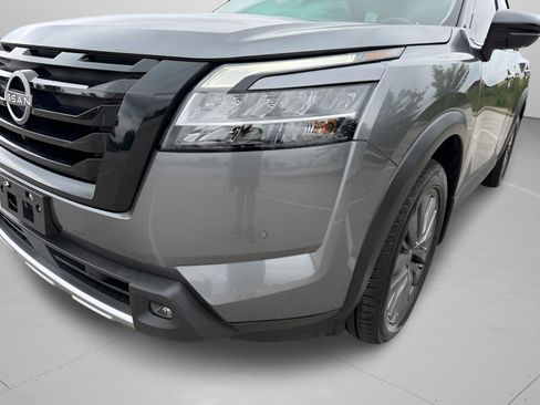 Used 2023 Nissan Pathfinder SL w/ SL Premium Package AWD/4WD image 35
