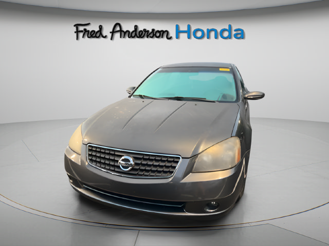 Used 2005 Nissan Altima 3.5 SE FWD image 2