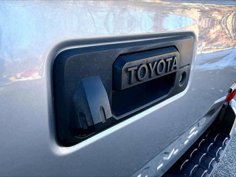 Used 2019 Toyota Tacoma TRD Sport image 28