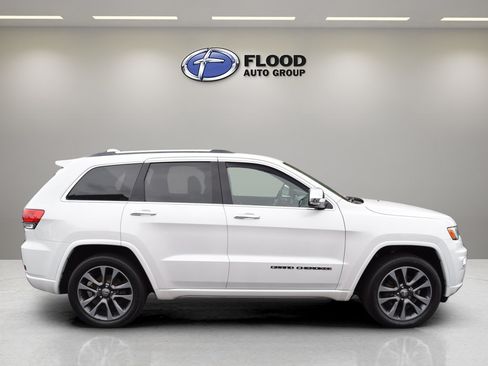 Used 2018 Jeep Grand Cherokee Overland AWD/4WD image 3