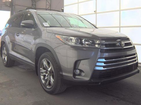 Used 2019 Toyota Highlander Limited Platinum image 2