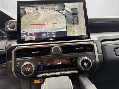 New 2026 Toyota 4Runner Limited AWD/4WD image 11