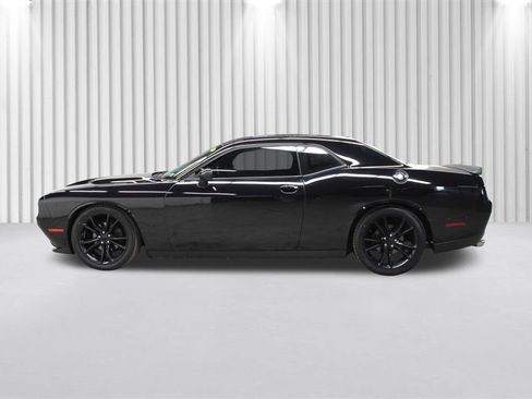 Used 2016 Dodge Challenger SXT w/ Blacktop Package image 7