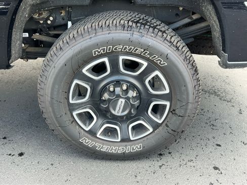 Certified 2024 Ford F250 Platinum image 14