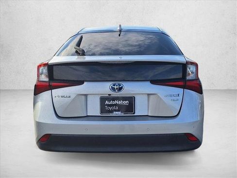 Certified 2022 Toyota Prius XLE image 6