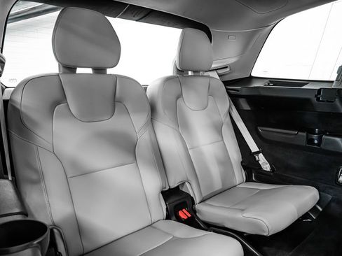 Used 2022 Volvo XC90 T6 Momentum w/ Advanced Package image 25