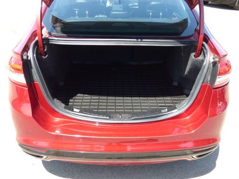 Used 2017 Ford Fusion Titanium FWD image 11