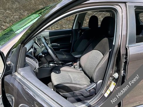 Used 2020 Mitsubishi Outlander Sport SE FWD image 23