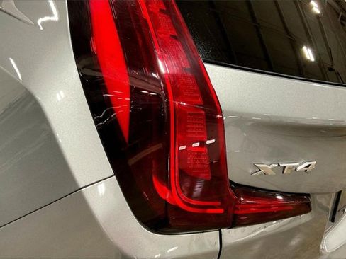 Used 2024 Cadillac XT4 Premium Luxury image 29