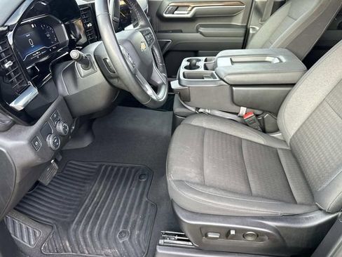 Used 2025 Chevrolet Silverado 1500 LT image 18