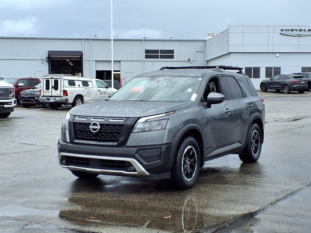 Used 2025 Nissan Pathfinder Rock Creek AWD/4WD image 2