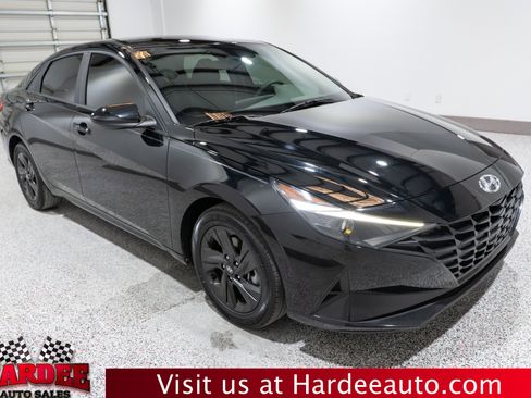Used 2023 Hyundai Elantra SEL FWD image 6