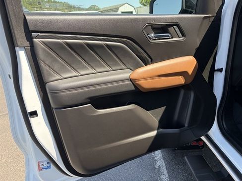 Used 2024 GMC Canyon AT4 w/ Canyon Safety Plus Package AWD/4WD image 23