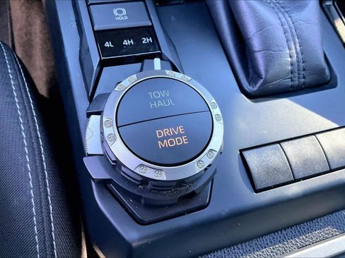 Used 2025 Toyota Tacoma TRD Sport image 31