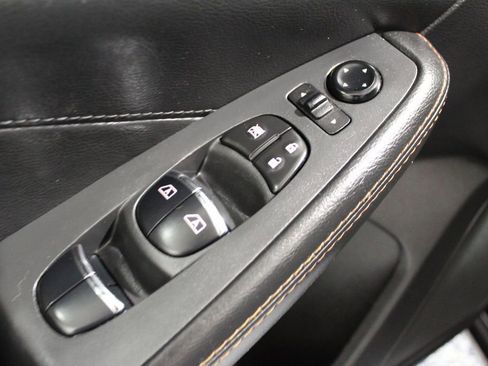 Used 2021 Nissan Maxima SR w/ Sport Mat Group FWD image 10