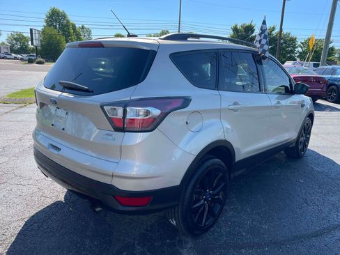 Used 2017 Ford Escape SE w/ Equipment Group 201A FWD image 4