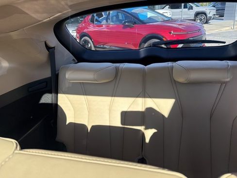 Used 2023 Acura MDX FWD image 12