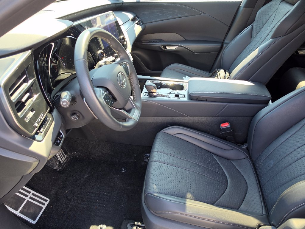Used 2023 Lexus RX 350 F Sport w/ Accessory Package (K3) AWD/4WD image 16