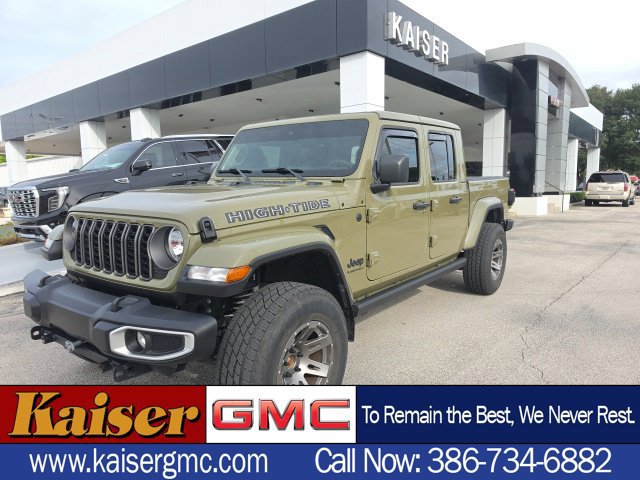 Used 2025 Jeep Gladiator Sport AWD/4WD image 1