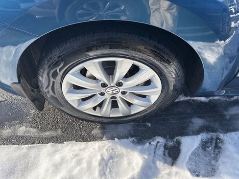 Used 2018 Volkswagen Beetle 2.0T S image 9