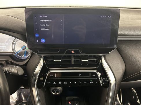 Used 2023 Toyota Venza XLE AWD/4WD image 19