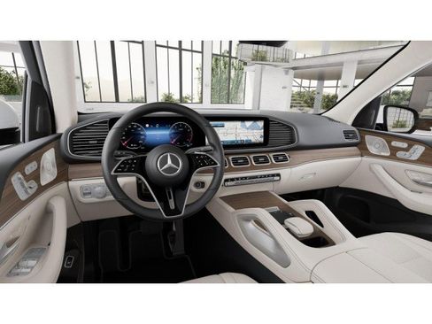 Used 2025 Mercedes-Benz GLE 350 4MATIC image 3