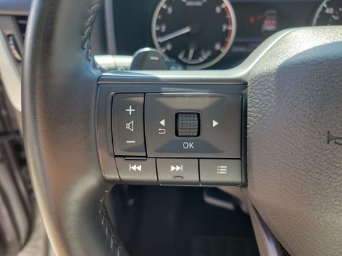 Used 2025 Nissan Rogue SV FWD image 19