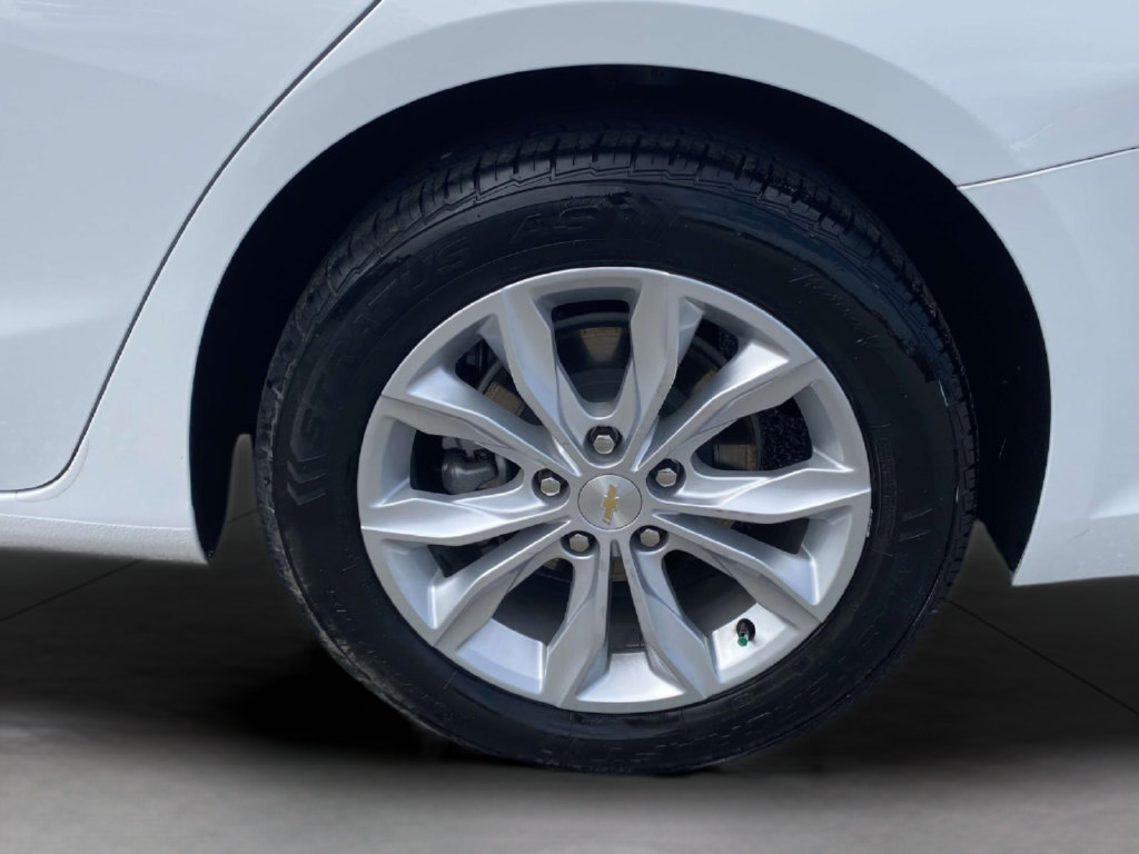Used 2024 Chevrolet Malibu LT FWD image 8