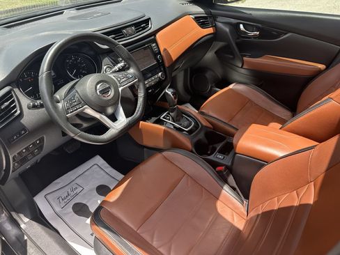Used 2019 Nissan Rogue SL w/ Premium Package FWD image 7