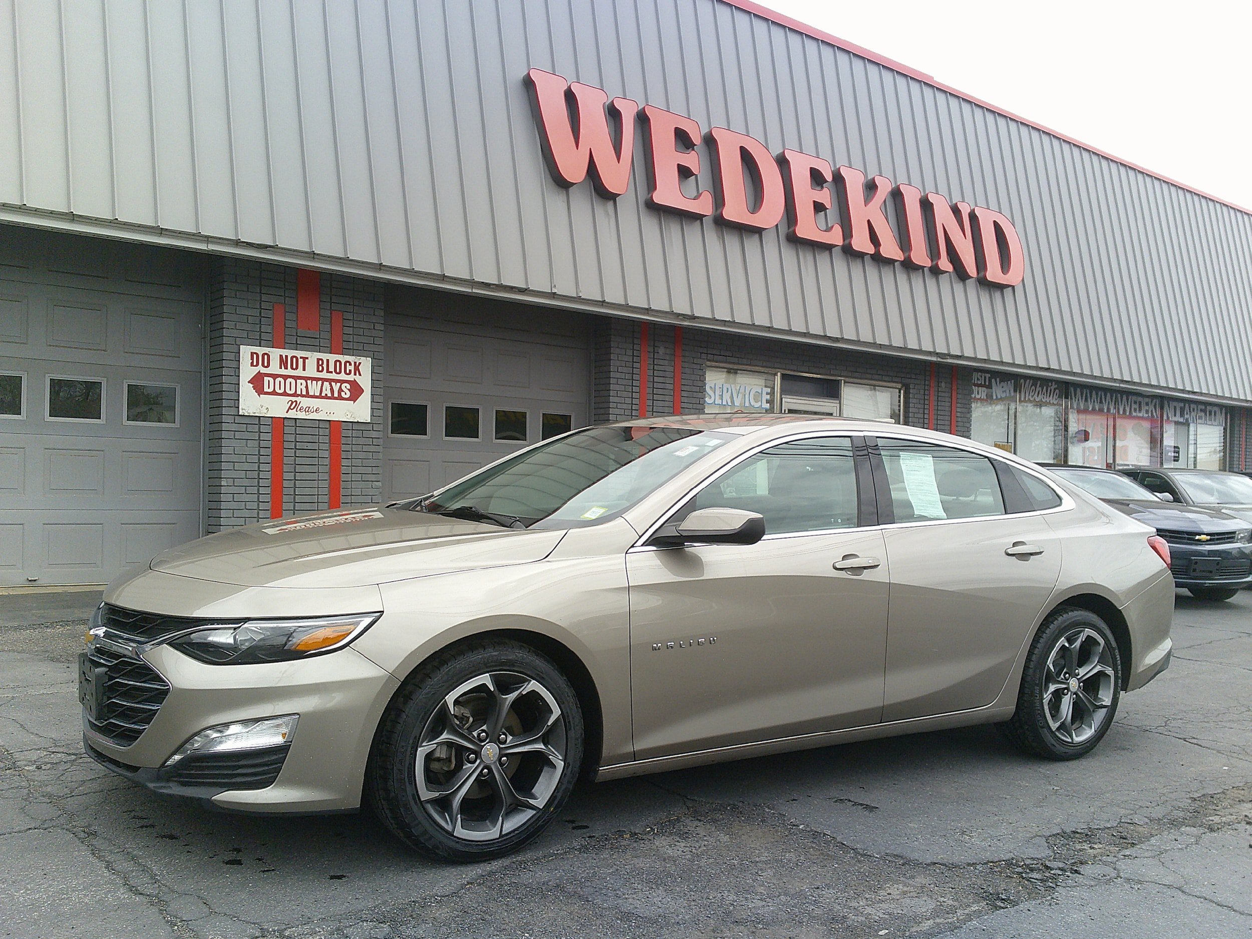 Used 2023 Chevrolet Malibu LT FWD image 1