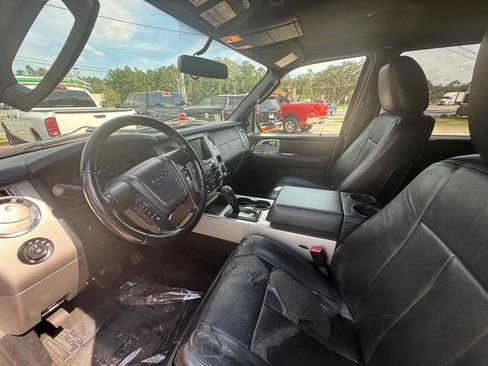 Used 2016 Ford Expedition XLT w/ Equipment Group 202A image 9