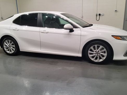 Used 2024 Toyota Camry LE FWD image 11