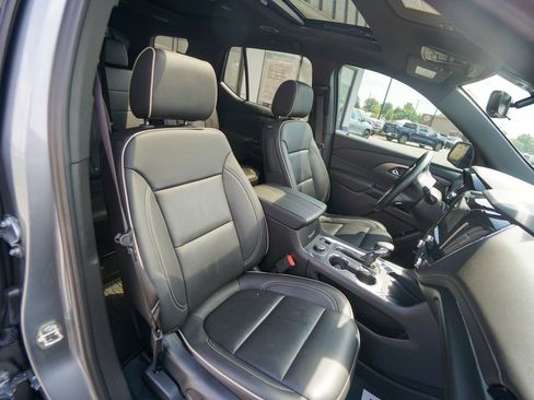 Used 2023 Chevrolet Traverse Premier w/ Redline Edition image 34