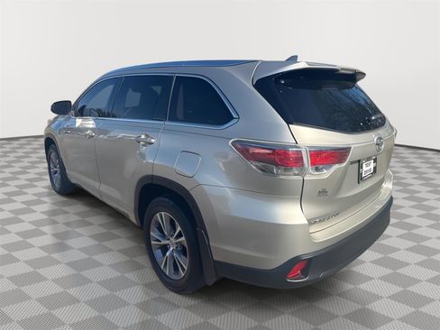 Used 2015 Toyota Highlander XLE image 8