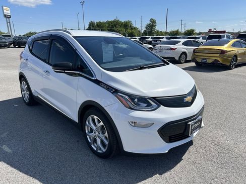 Used 2017 Chevrolet Bolt Premier w/ Driver Confidence II Package FWD image 2