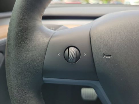Used 2025 Tesla Model Y Performance AWD/4WD image 20