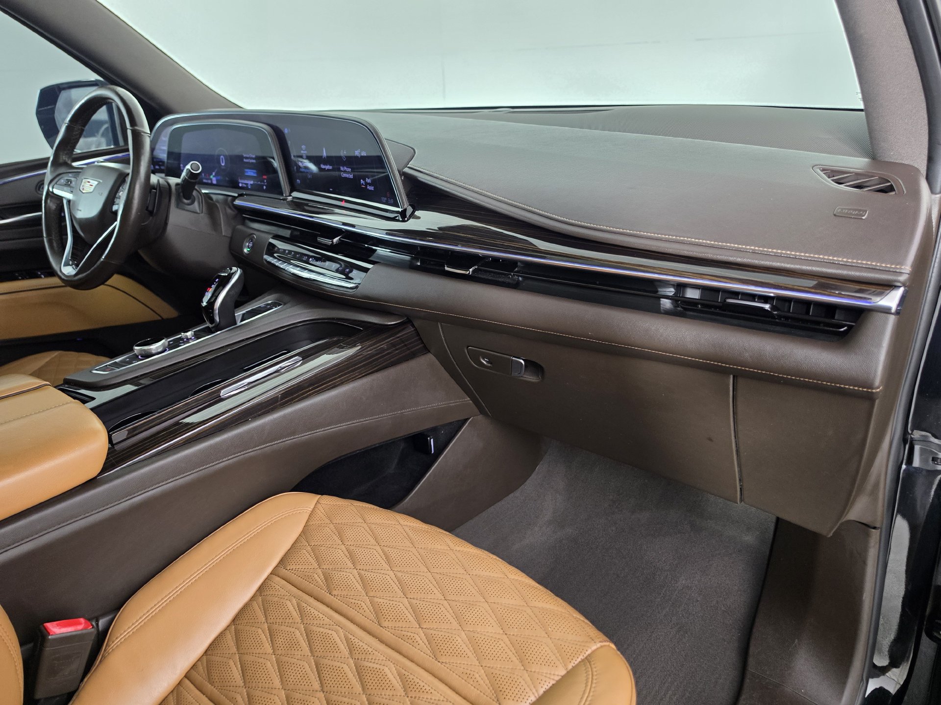 Used 2021 Cadillac Escalade Sport w/ Driver Assist Tech Package AWD/4WD image 35
