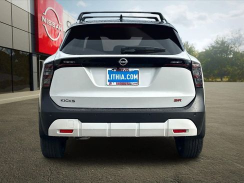 New 2026 Nissan Kicks SR image 8