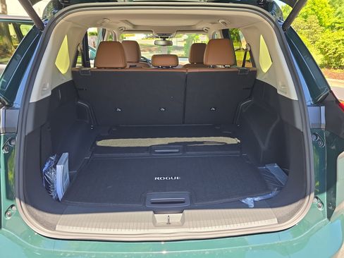 New 2026 Nissan Rogue Platinum AWD/4WD image 12